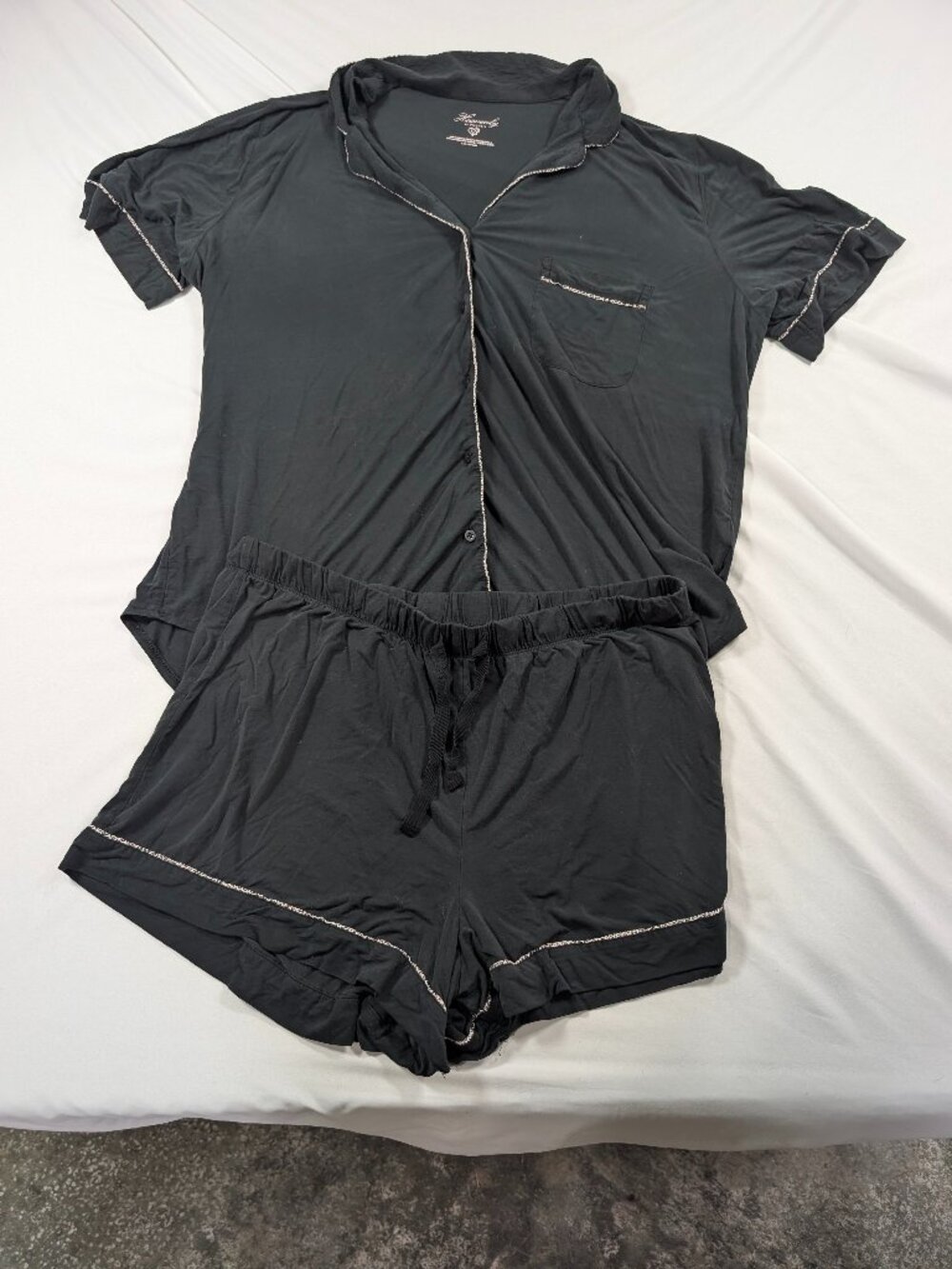 Victoria's Secret Heavenly Modal Short Pajama Set - Black Leopard Trim Large